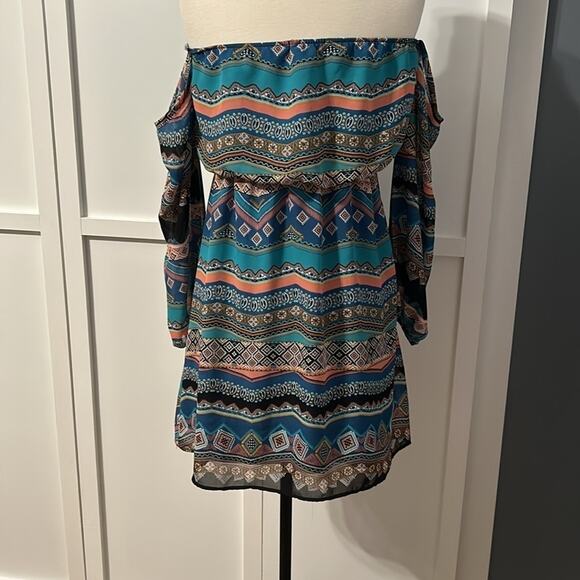 Entro Print Off the Shoulder Dress - Picture 2 of 3